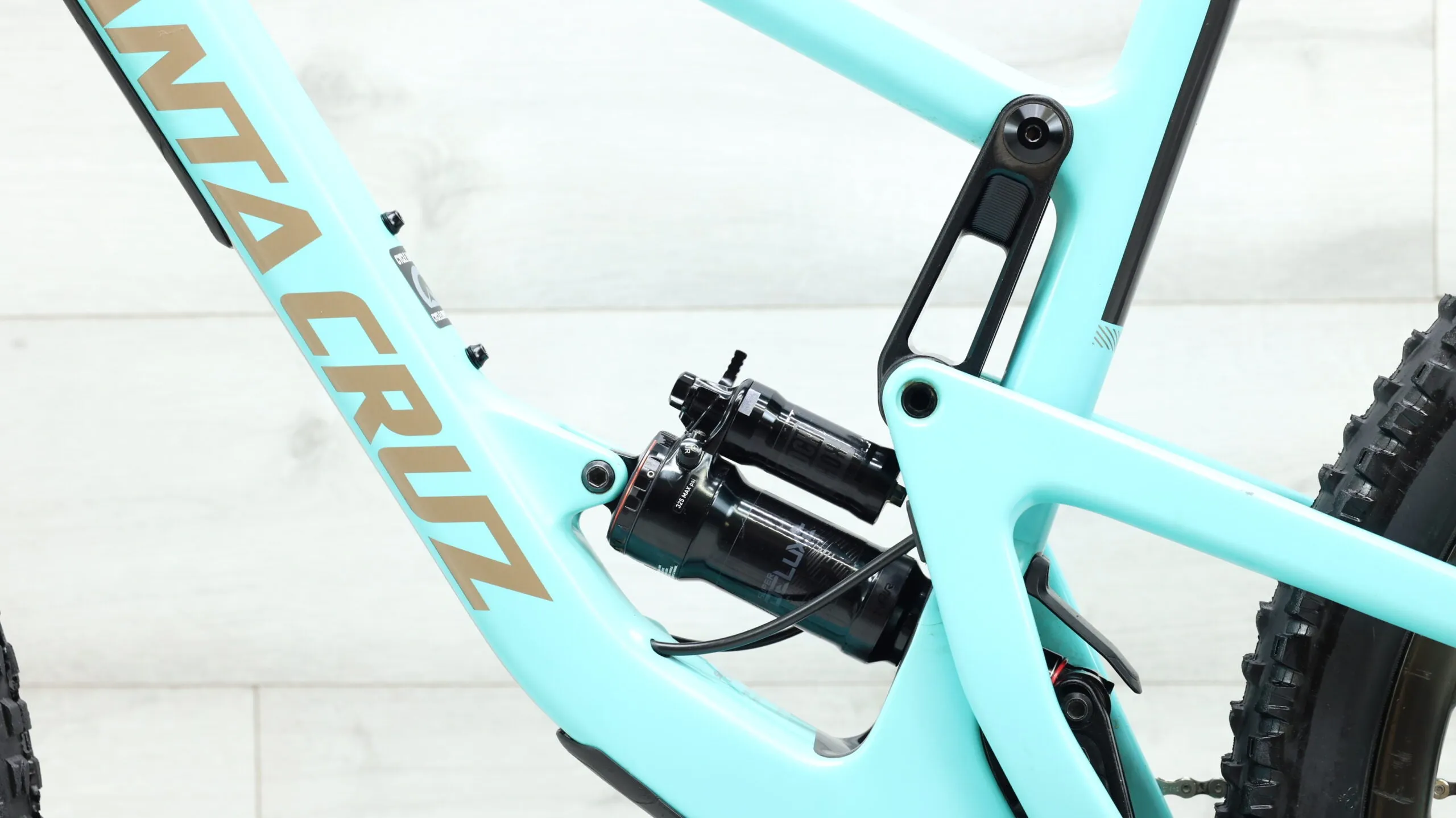 2019 Santa Cruz Bronson CC Reserve  Mountain Bike - Medium