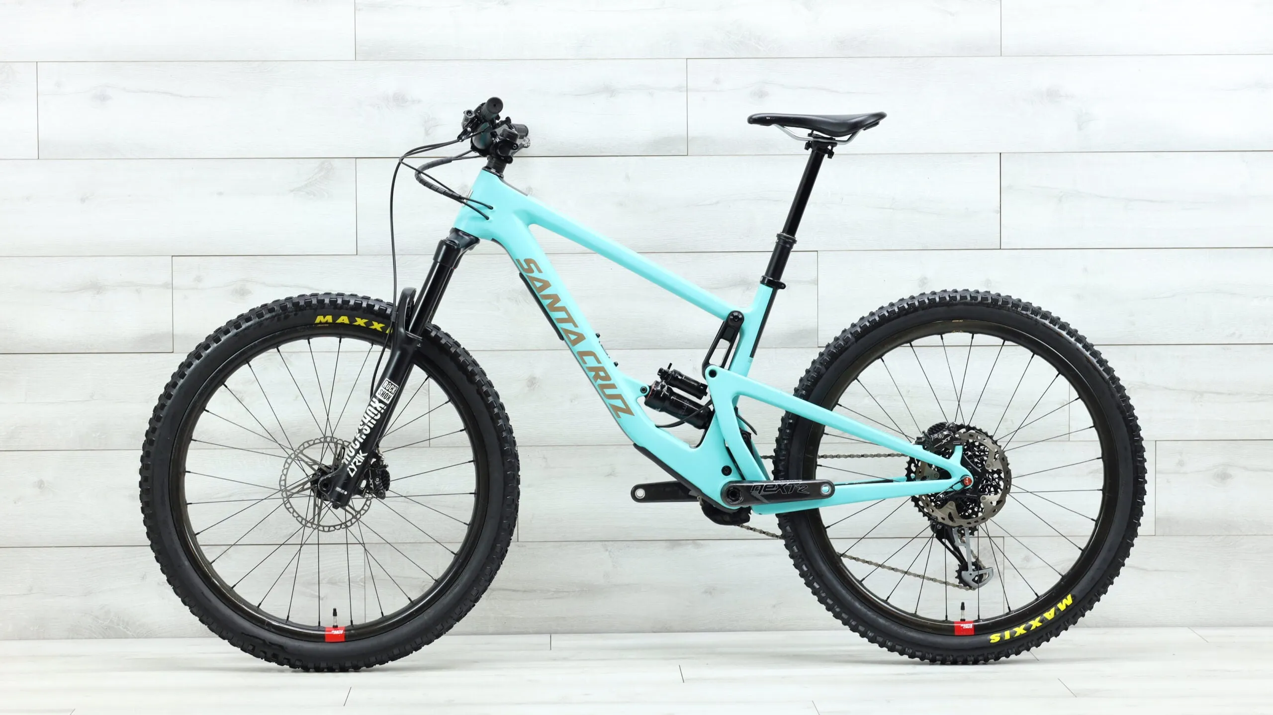 2019 Santa Cruz Bronson CC Reserve  Mountain Bike - Medium