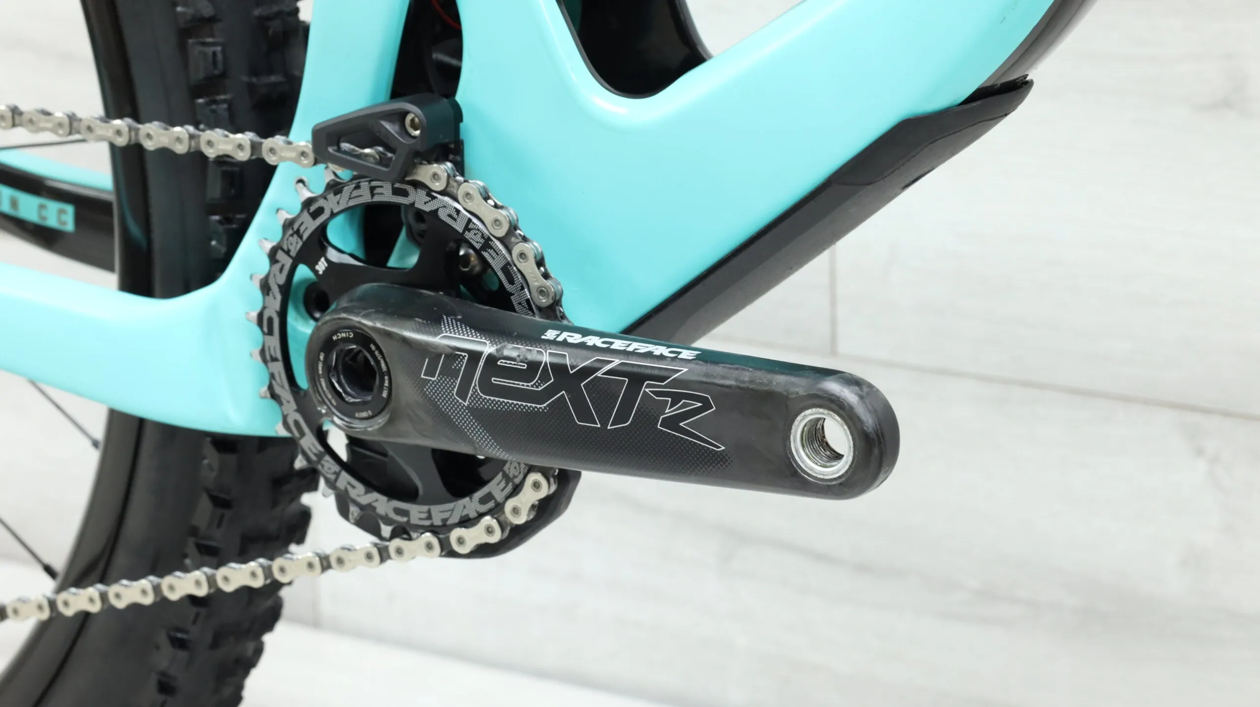 2019 Santa Cruz Bronson CC Reserve  Mountain Bike - Medium
