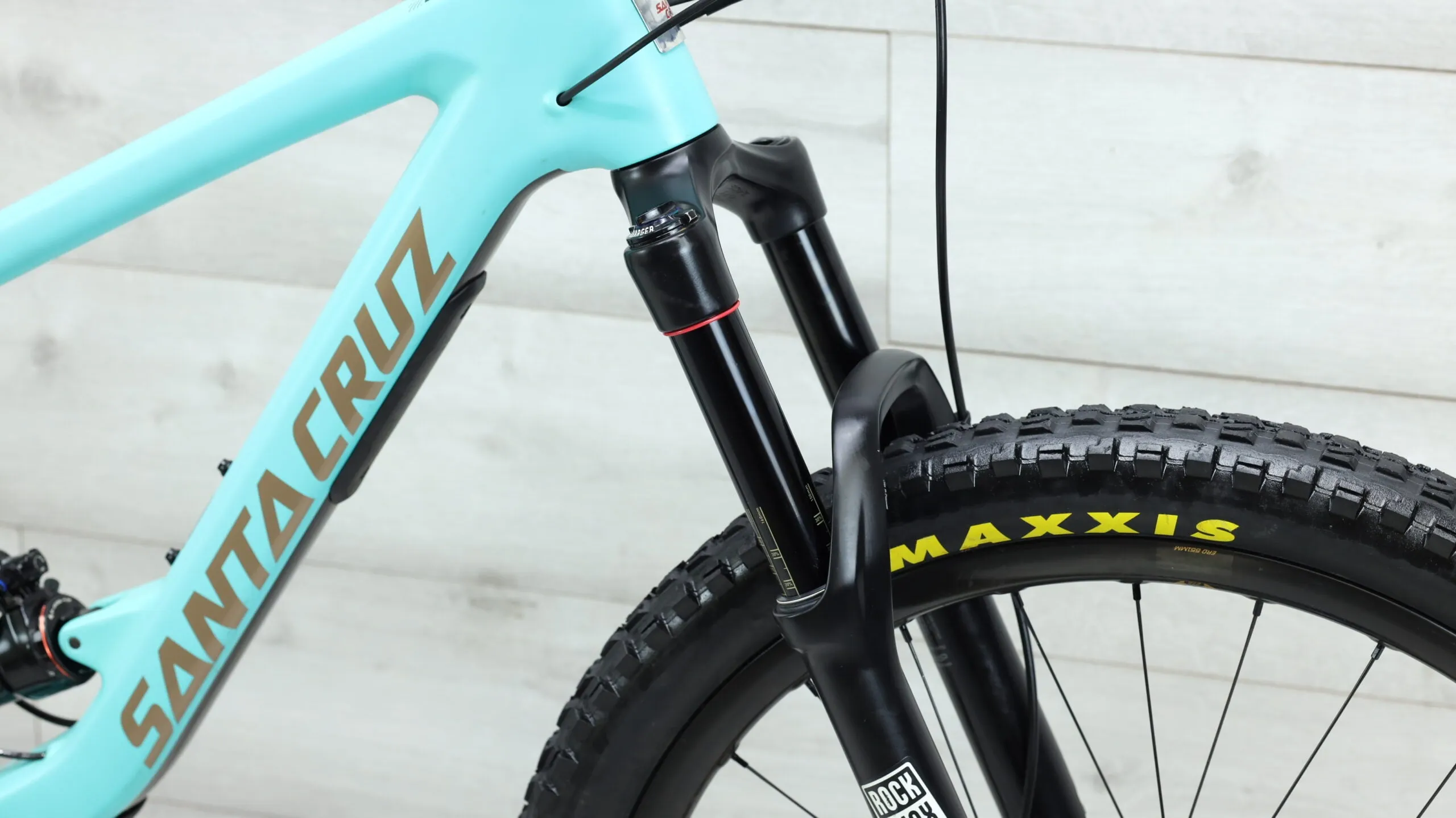 2019 Santa Cruz Bronson CC Reserve  Mountain Bike - Medium