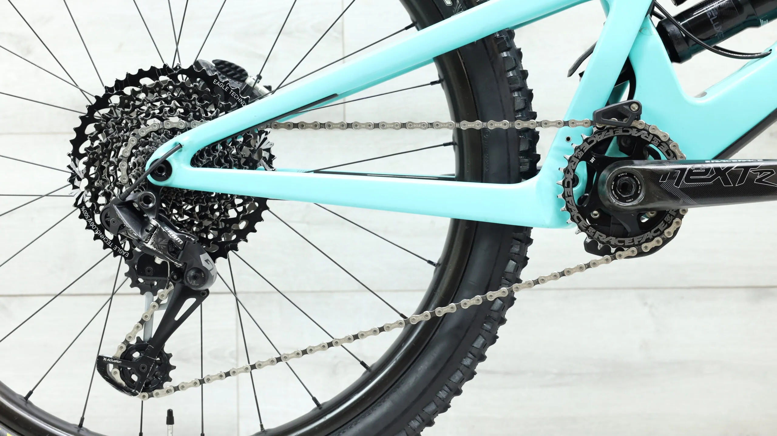 2019 Santa Cruz Bronson CC Reserve  Mountain Bike - Medium