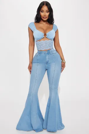 Astria Stretch Extreme Flare Jeans - Light Wash