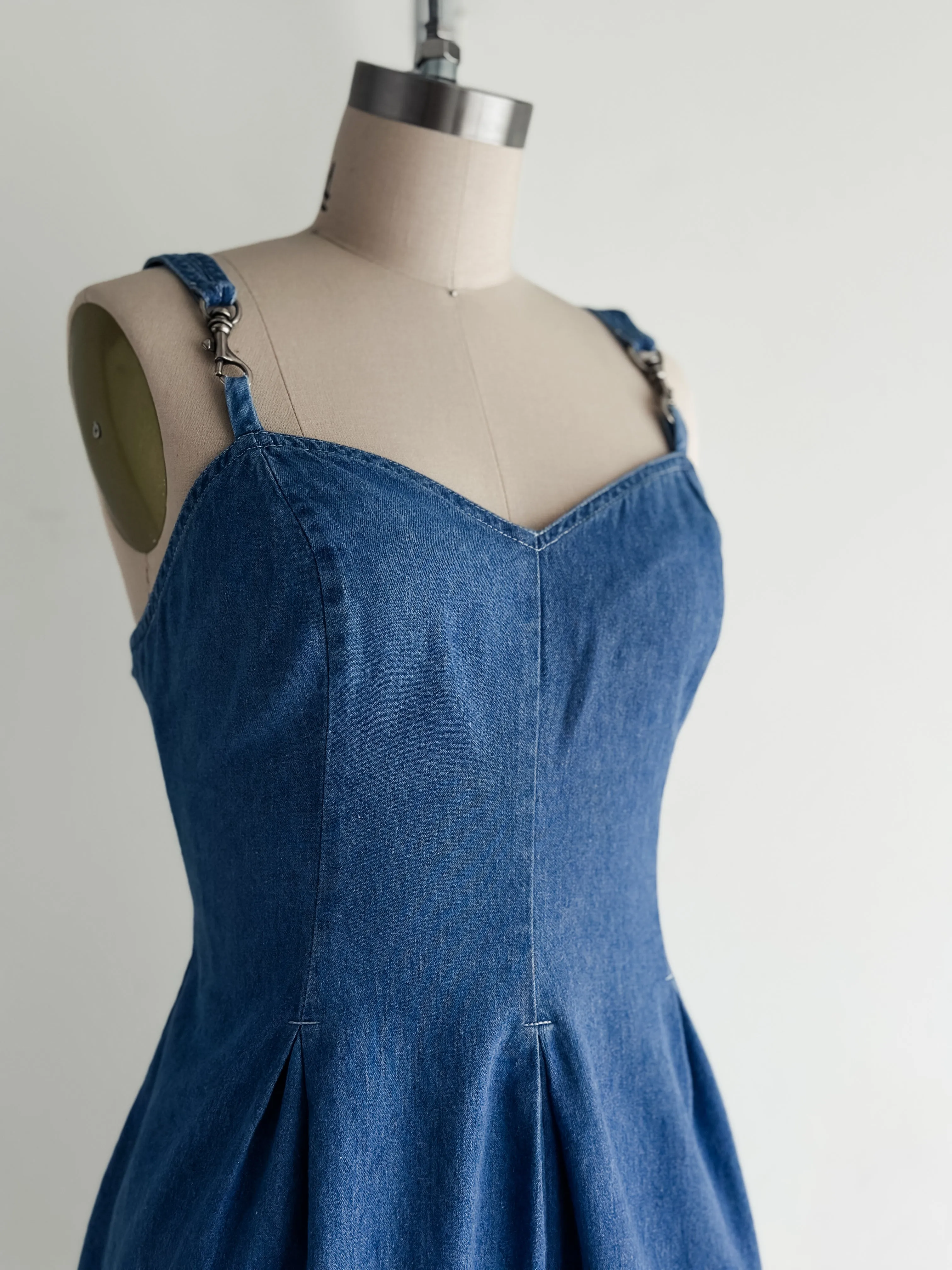 vintage denim shorts romper (M)