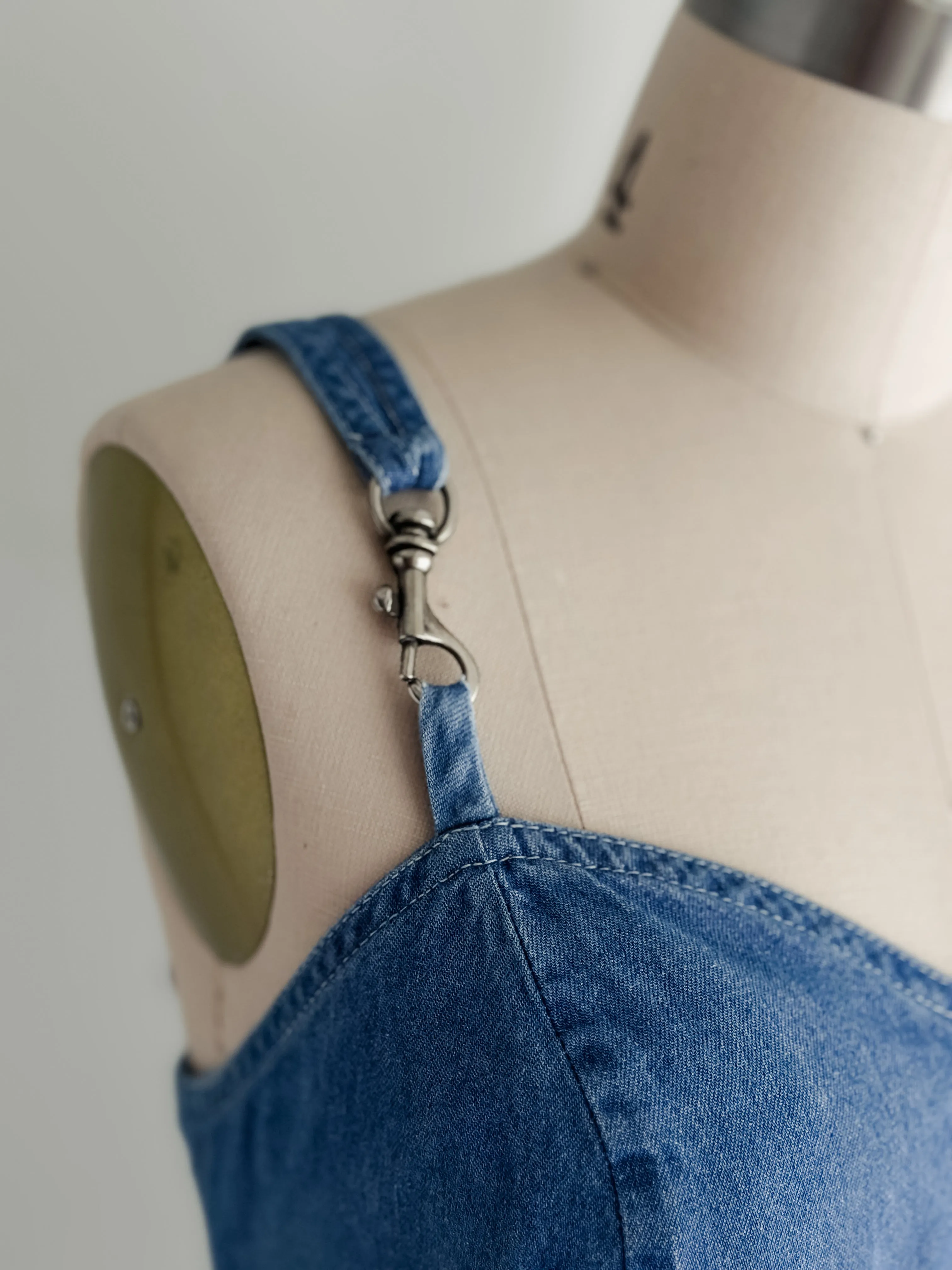 vintage denim shorts romper (M)