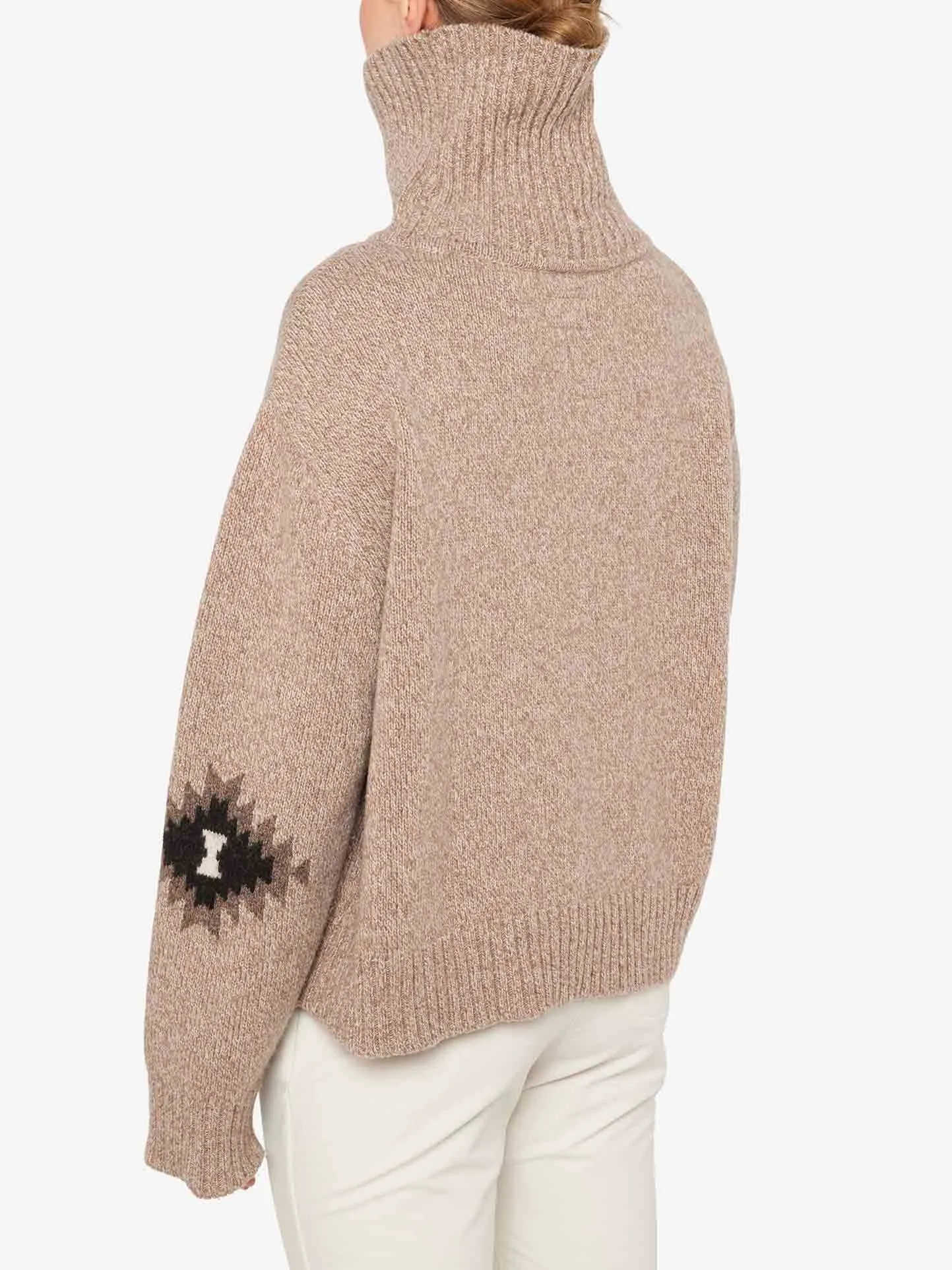 WE NORWEGIANS HOVDEN SWEATER IN SAND