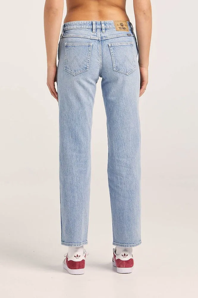 WRANGLER LOW RISE CLAUDIA STRAIGHT - CLOUDY BLUE