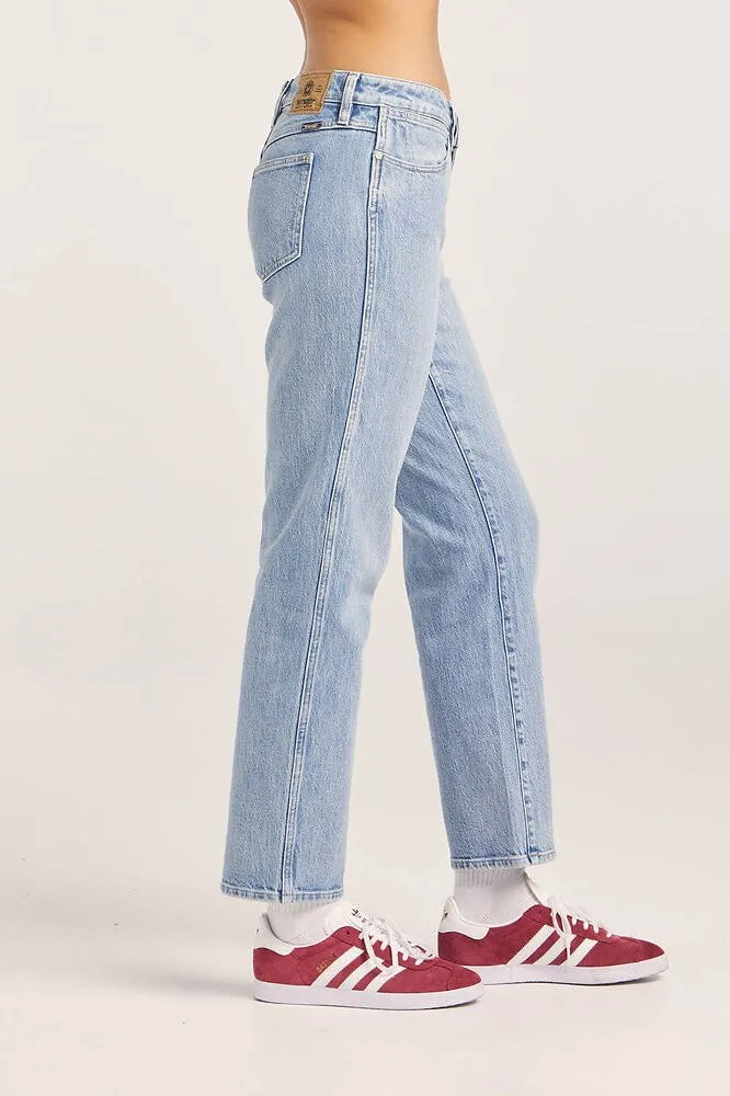 WRANGLER LOW RISE CLAUDIA STRAIGHT - CLOUDY BLUE